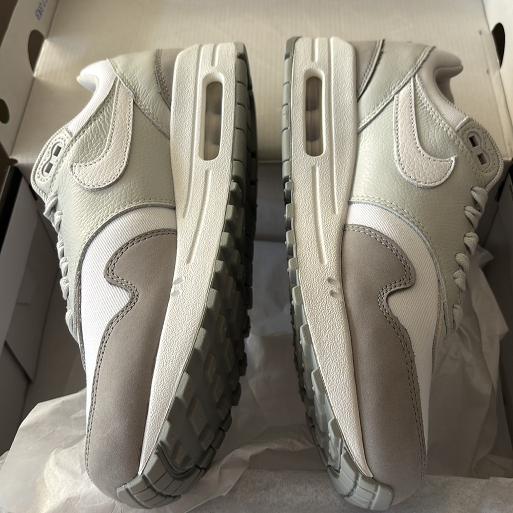 Nike Air Max 1 '87 LX NBHD Sneakers - Photon Dust/White Wmns 8.5 Men’s 7 DS NWT